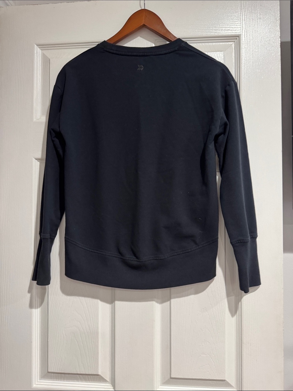 all in motion Black Crewneck size xs - Picture 2 of 3